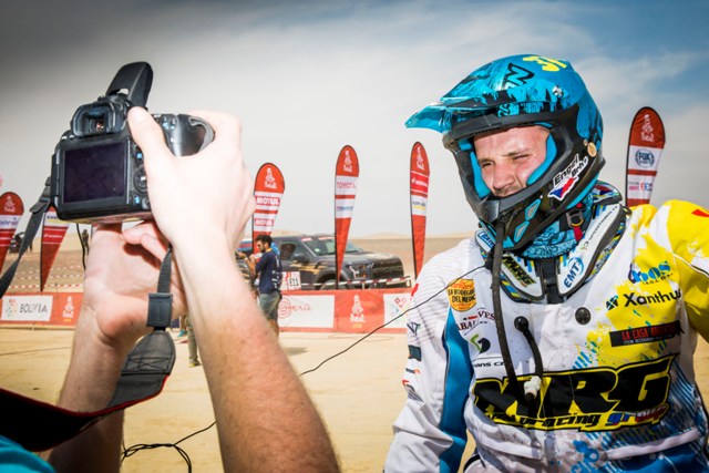 Milan Engel v PSI moto oblečen&iacute; na Rallye Dakar